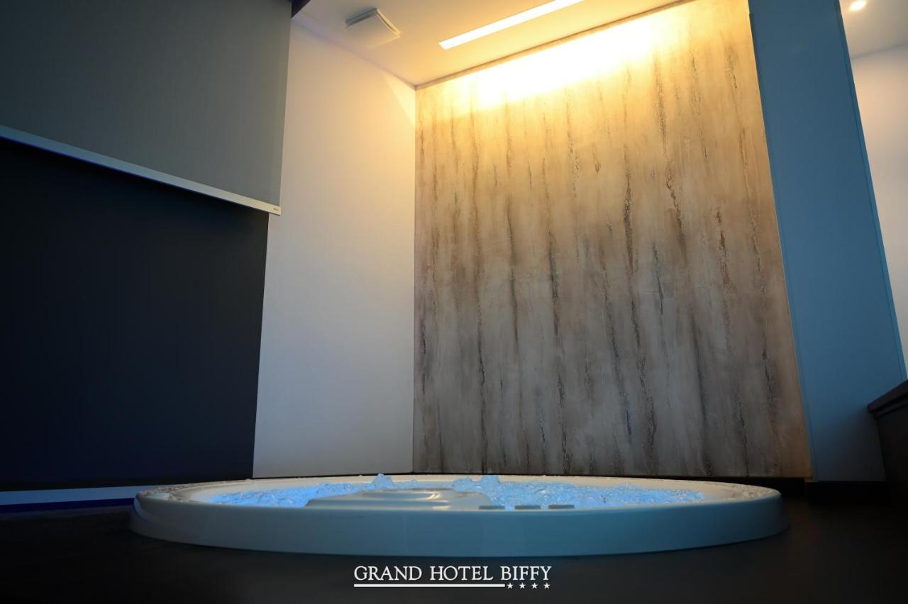 Grand Hotel Biffy アリアーノ・イルピーノ エクステリア 写真